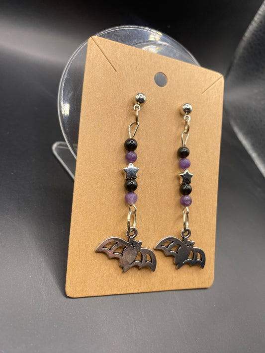 Batty (earrings)